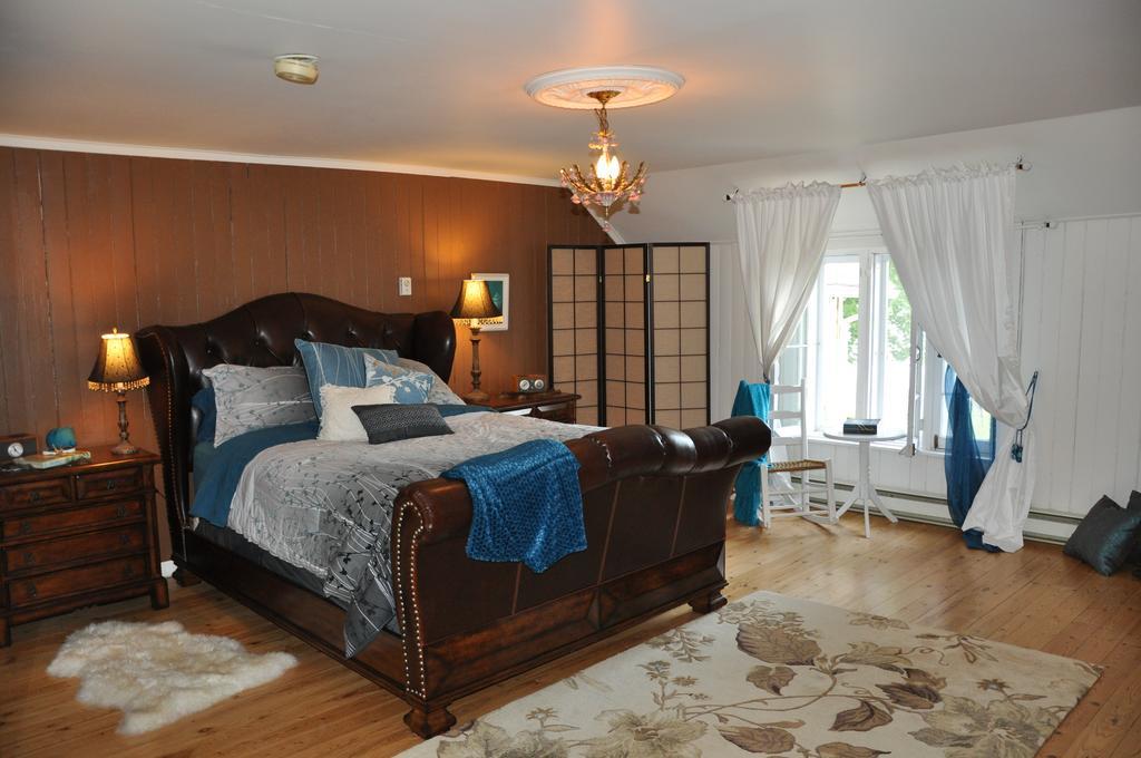 Auberge Sur La Cote La Malbaie Ruang foto