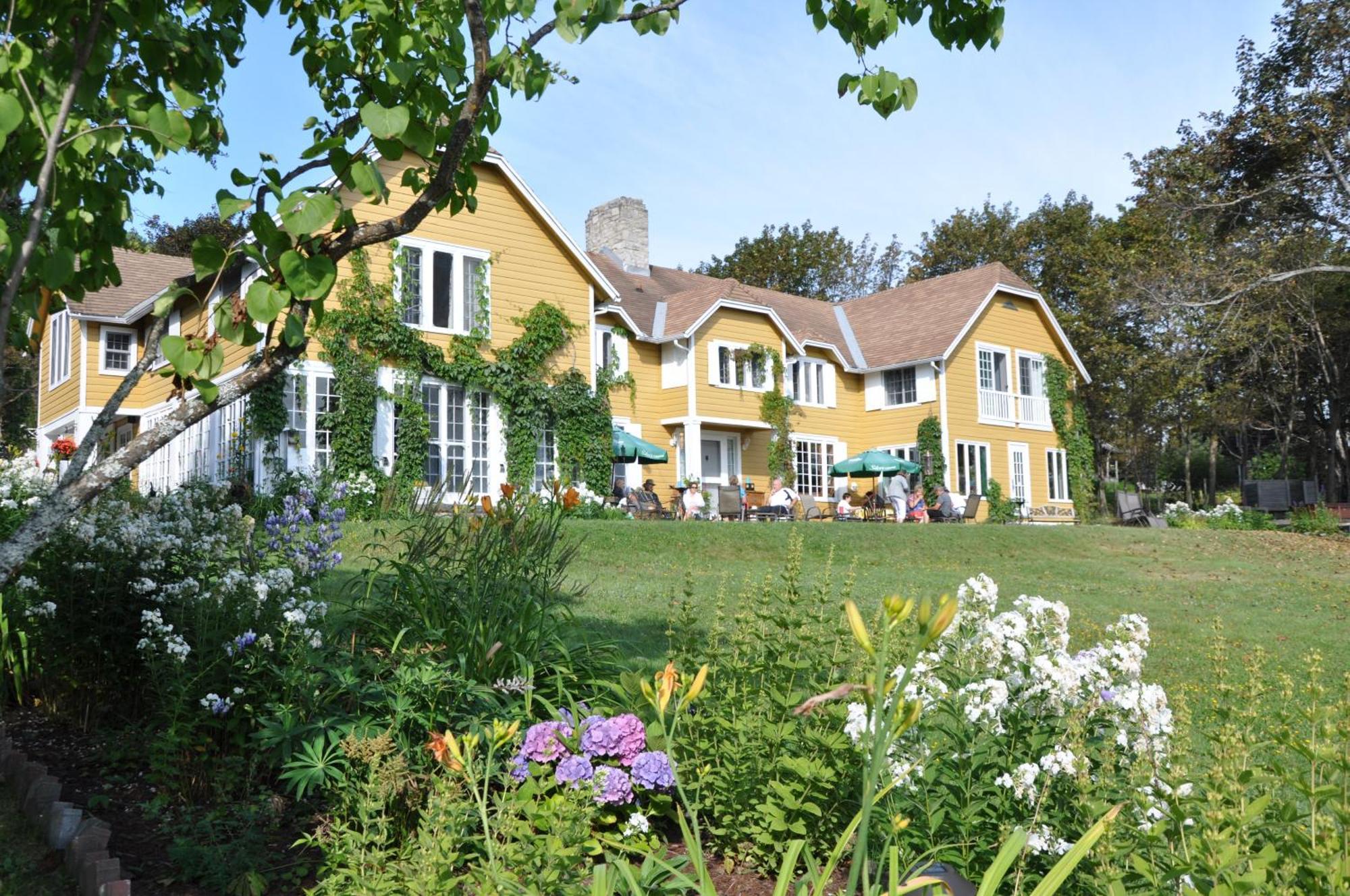 Auberge Sur La Cote La Malbaie Bagian luar foto